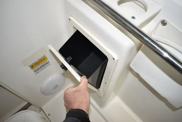 Slide: The Image of Boston Whaler 210 Ventura Dual Console 2003 - 45