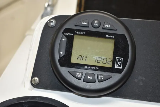 Slide: The Image of Boston Whaler 210 Ventura Dual Console 2003 - 57