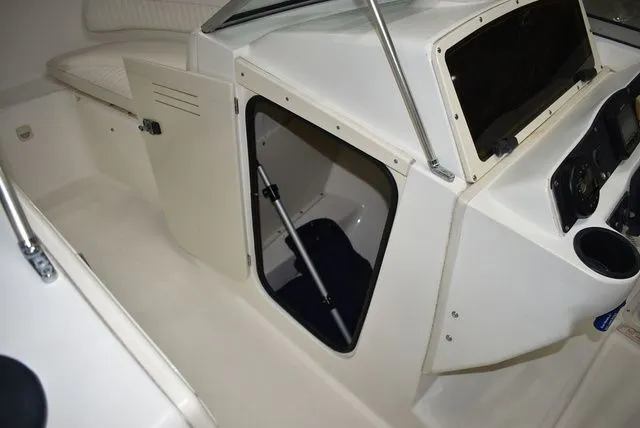 Slide: The Image of Boston Whaler 210 Ventura Dual Console 2003 - 59