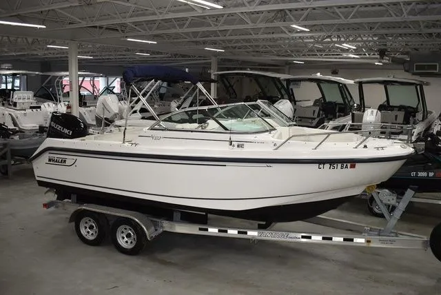 Slide: The Image of Boston Whaler 210 Ventura Dual Console 2003 - 9