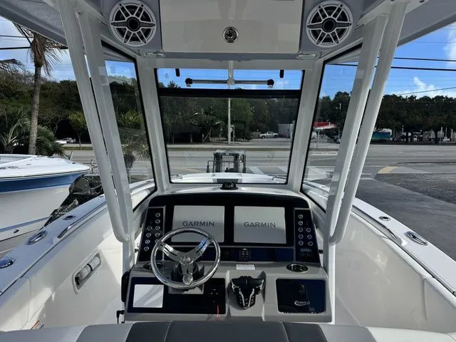 Slide: The Image of Robalo R270 Center Console 2024 - 10
