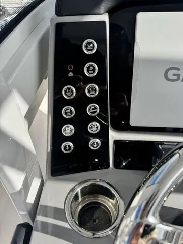 Slide: The Image of Robalo R270 Center Console 2024 - 24