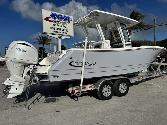 Slide: The Image of Robalo R270 Center Console 2024 - 3