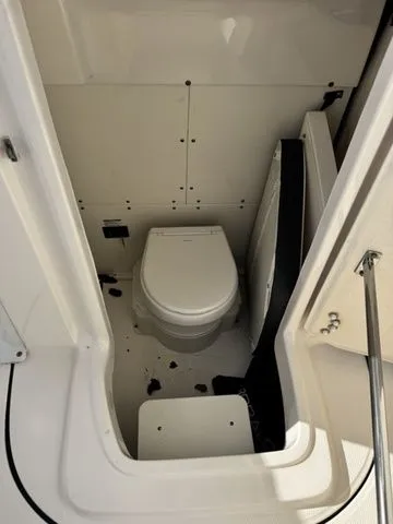 Slide: The Image of Robalo R270 Center Console 2024 - 34