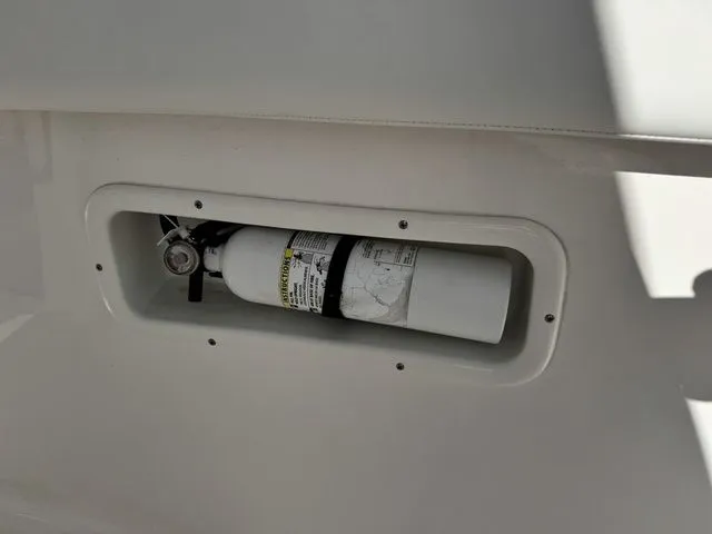 Slide: The Image of Robalo R270 Center Console 2024 - 35