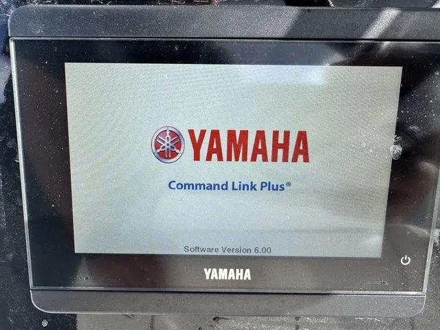 Slide: The Image of Robalo R270 Center Console 2024 - 38