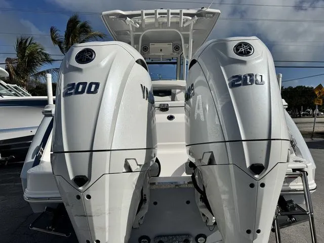 Slide: The Image of Robalo R270 Center Console 2024 - 4