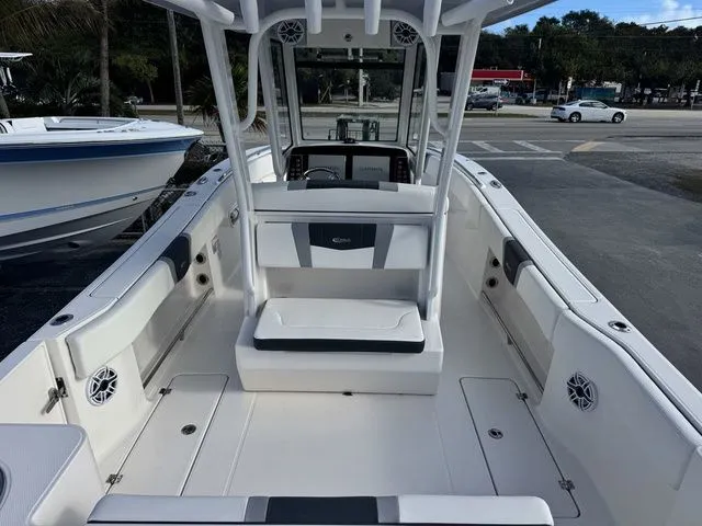 Slide: The Image of Robalo R270 Center Console 2024 - 8