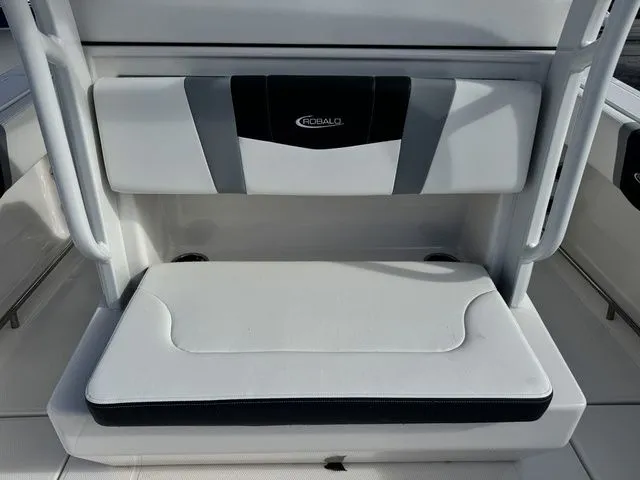 Slide: The Image of Robalo R270 Center Console 2024 - 9