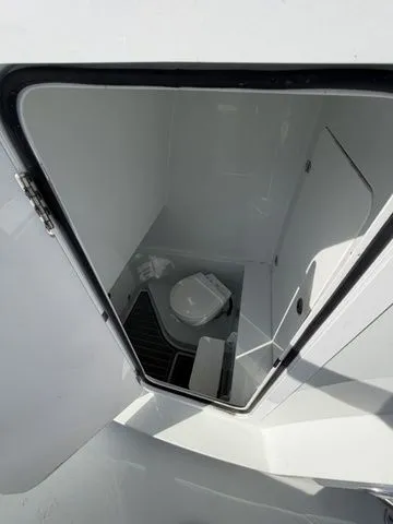 Slide: The Image of Contender 29 Bay 2025 - 9