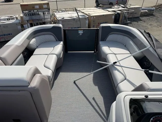 Slide: The Image of Godfrey Sweetwater 2286 SFL - Yamaha 250 SHO 2026 - 13