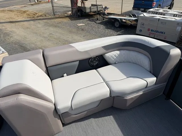 Slide: The Image of Godfrey Sweetwater 2286 SFL - Yamaha 250 SHO 2026 - 16