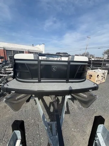 Slide: The Image of Godfrey Sweetwater 2286 SFL - Yamaha 250 SHO 2026 - 4