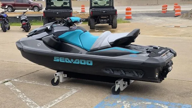 Slide: The Image of Sea-Doo GTR 230 2026 - 9