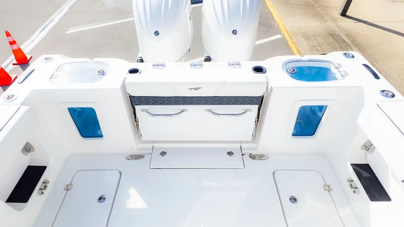 Slide: The Image of Tidewater 282 CC Adventure 2026 - 12