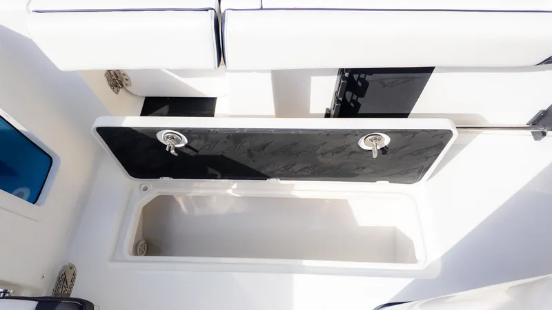 Slide: The Image of Tidewater 282 CC Adventure 2026 - 15