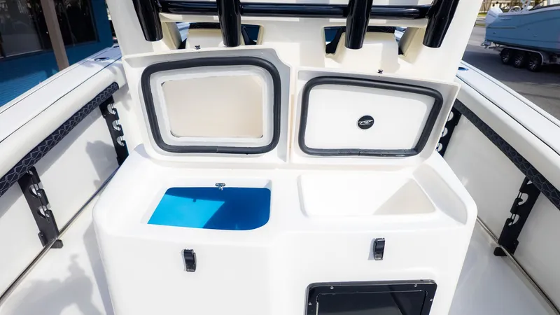 Slide: The Image of Tidewater 282 CC Adventure 2026 - 16