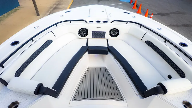 Slide: The Image of Tidewater 282 CC Adventure 2026 - 23