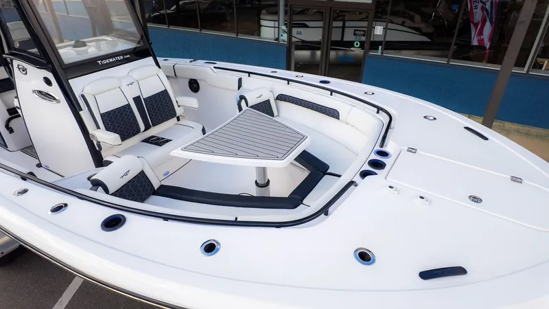 Slide: The Image of Tidewater 282 CC Adventure 2026 - 8