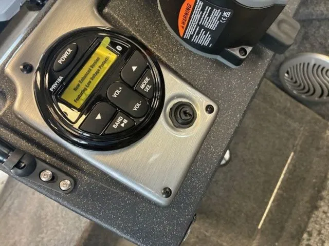 Slide: The Image of Tracker PRV 175CB 2026 - 27