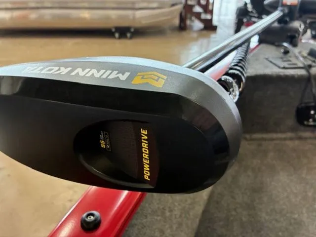 Slide: The Image of Tracker PRV 175CB 2026 - 8