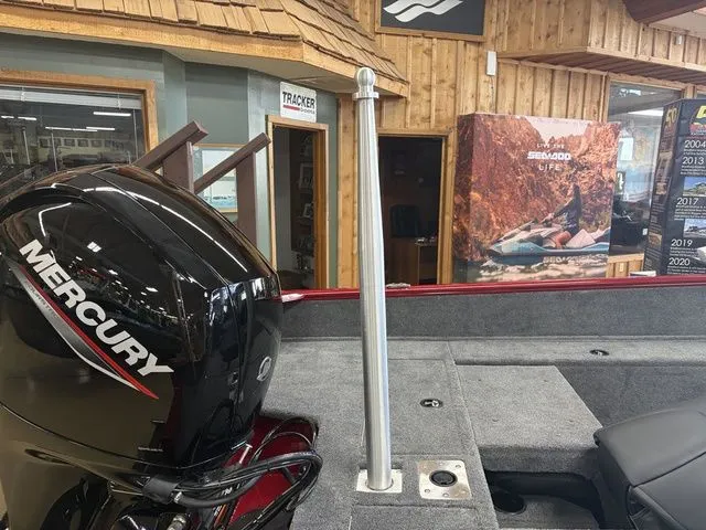 Slide: The Image of Tracker PRV 175CB 2026 - 20