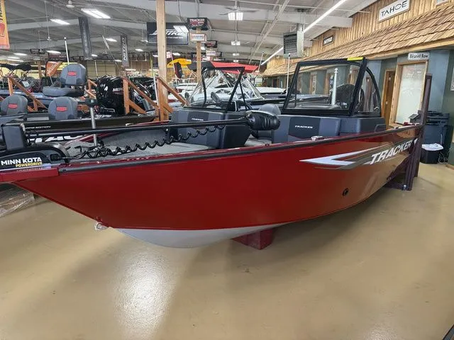 Slide: The Image of Tracker PRV 175CB 2026 - 3