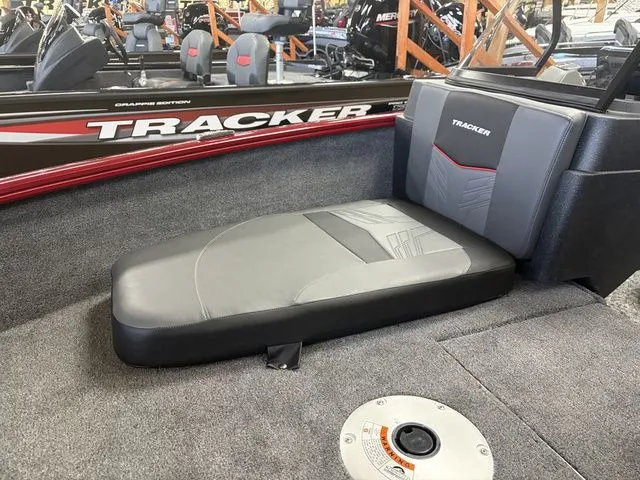 Slide: The Image of Tracker PRV 175CB 2026 - 44