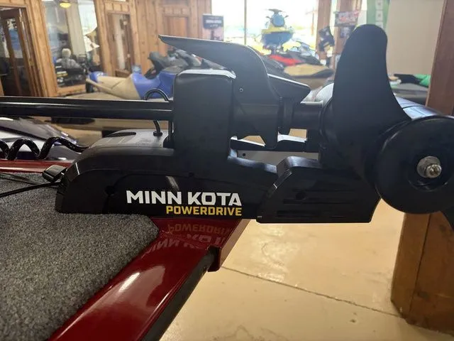 Slide: The Image of Tracker PRV 175CB 2026 - 6