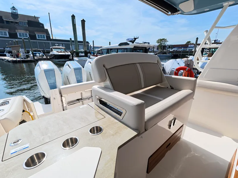 Slide: The Image of Boston Whaler 350 Realm 2027 - 16