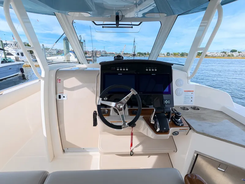 Slide: The Image of Boston Whaler 350 Realm 2027 - 21