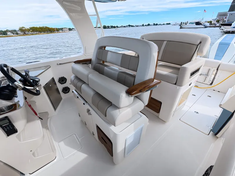 Slide: The Image of Boston Whaler 350 Realm 2027 - 19