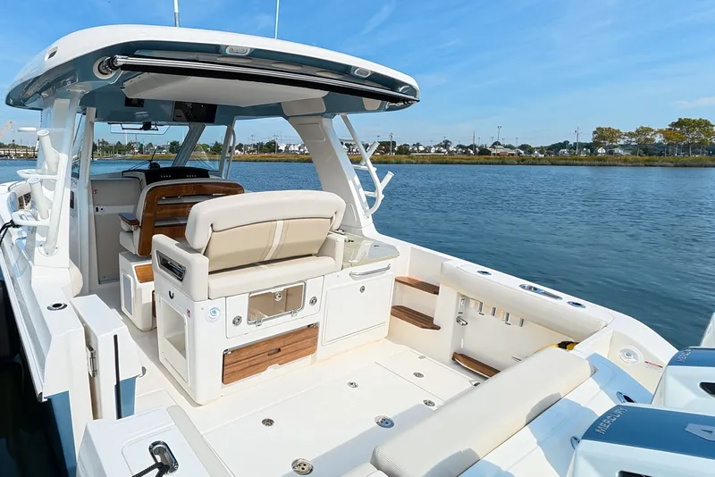 Slide: The Image of Boston Whaler 350 Realm 2027 - 7