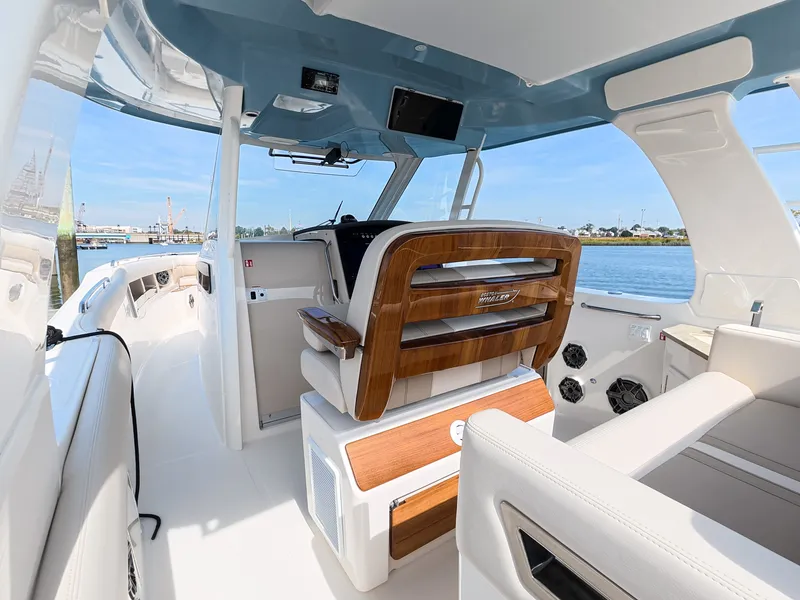 Slide: The Image of Boston Whaler 350 Realm 2027 - 16
