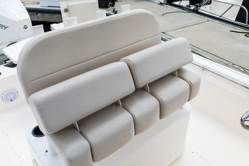 Slide: The Image of 2023-Boston-Whaler-210-Montauk-MarineMax - 25