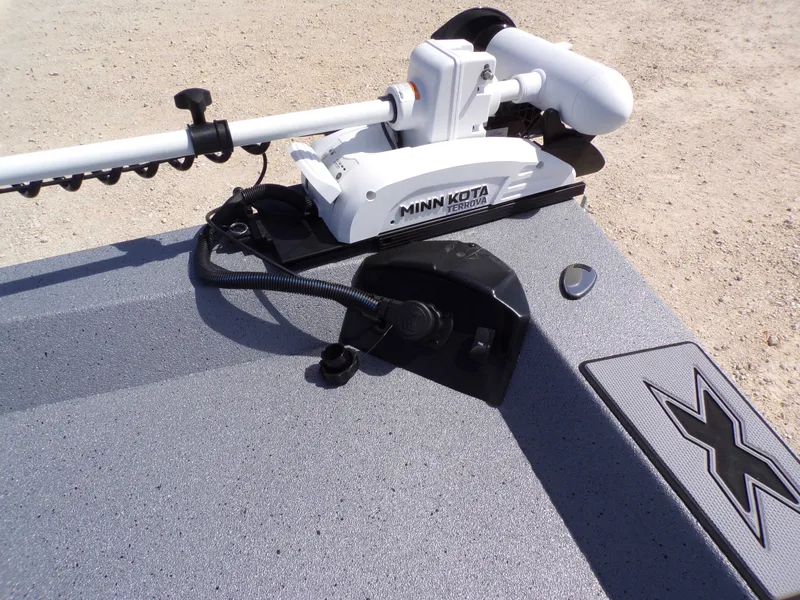 Slide: The Image of Minn Kota Terrova on Xpress H22B Bay 2026 boat. - 16