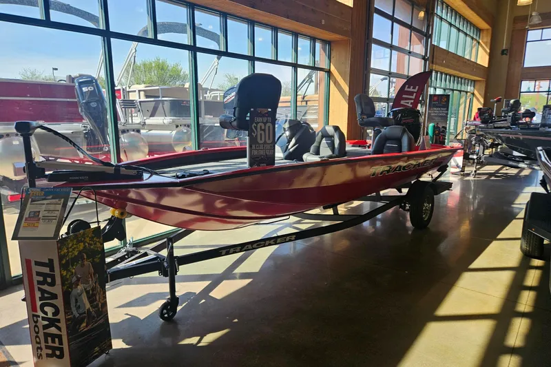 Slide: The Image of Tracker Pro Team 190 2026 - 48