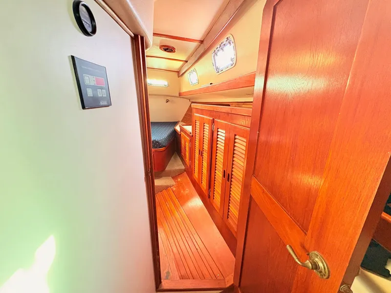 Slide: The Image of Morgan 44 1989 - 32