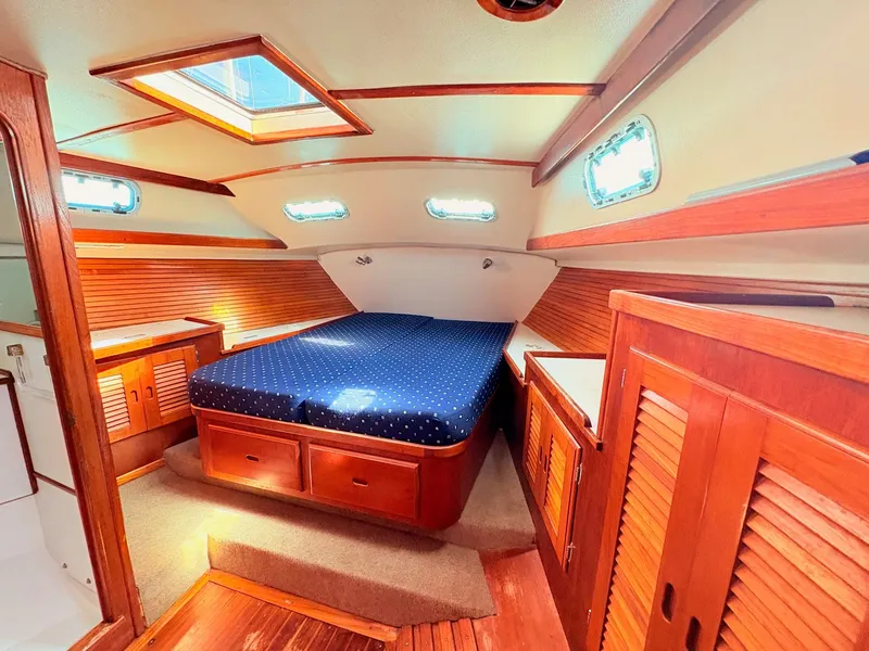 Slide: The Image of Morgan 44 1989 - 33