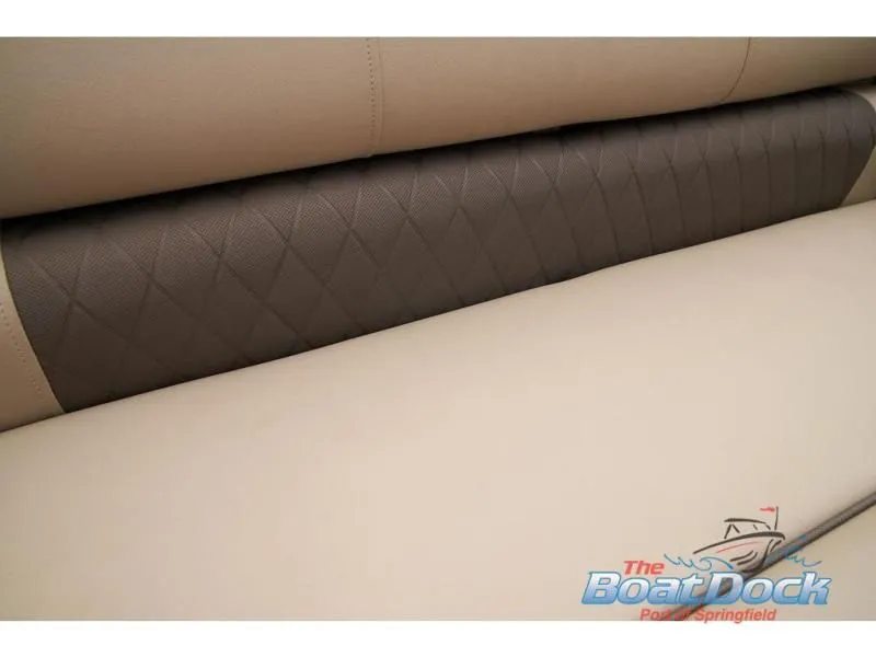 Slide: The Image of Fishin' Barge 22 DLX 22 DLX 2025 - 63