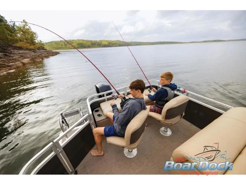 Slide: The Image of Fishin' Barge 22 DLX 22 DLX 2025 - 88