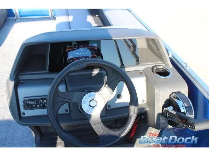 Slide: The Image of Party Barge 18 DLX 2026 - 11