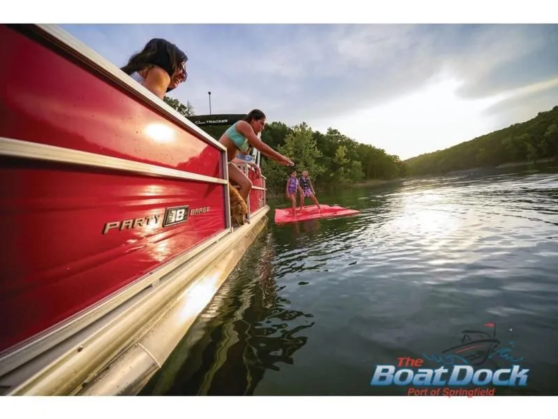 Slide: The Image of Party Barge 18 DLX 2026 - 37