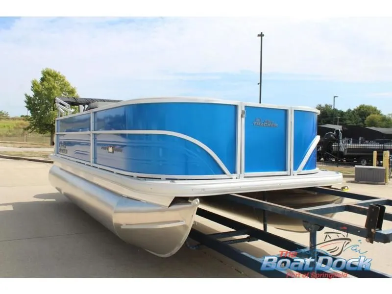 Slide: The Image of Party Barge 18 DLX 2026 - 4