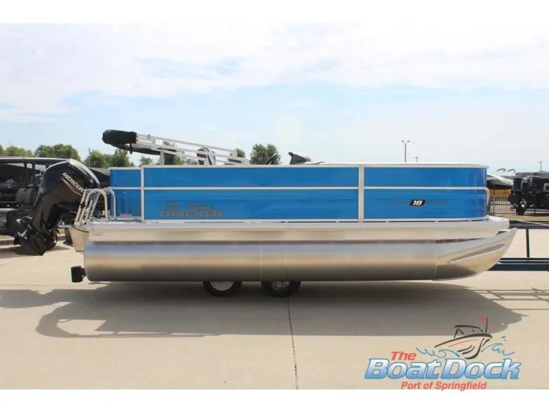 Slide: The Image of Party Barge 18 DLX 2026 - 5