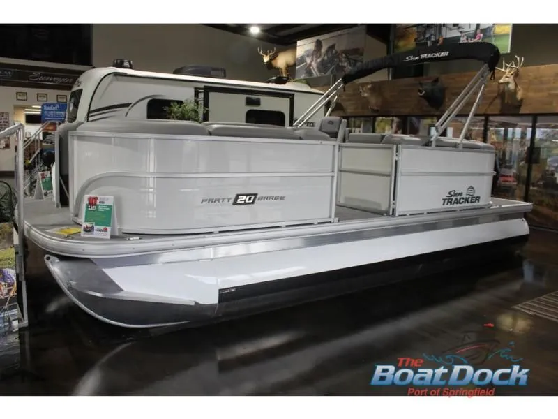 The Image of Party Barge 20 DLX 2026 - 1