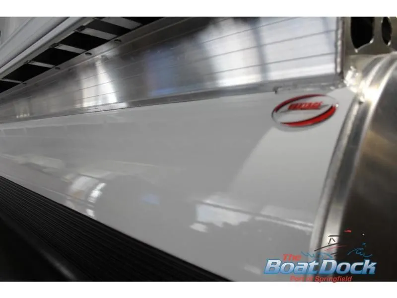 Slide: The Image of Party Barge 20 DLX 2026 - 10