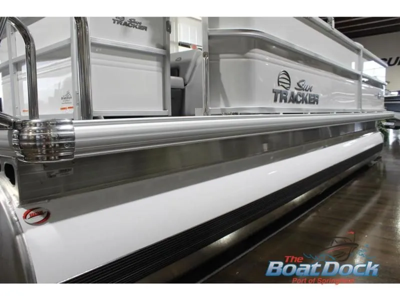 Slide: The Image of Party Barge 20 DLX 2026 - 3