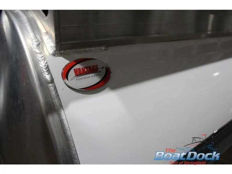 Slide: The Image of Party Barge 20 DLX 2026 - 7