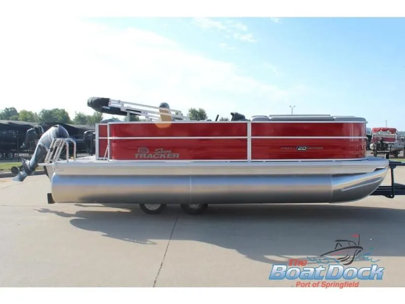 The Image of Party Barge 20 DLX 2026 - 1